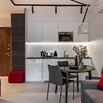 Apartment Mennica By P&o Serviced *