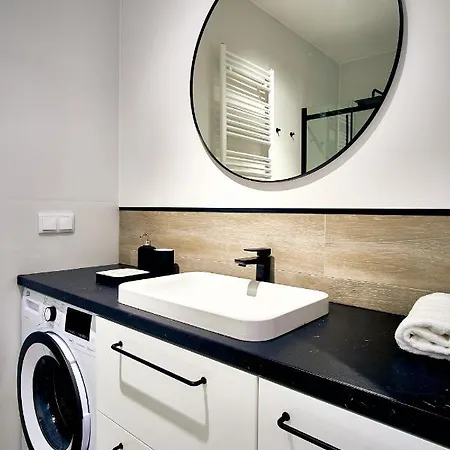 Mennica By P&o Serviced *