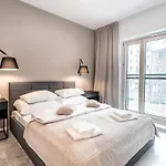 Mennica By P&o Serviced *